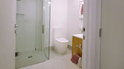 2 Bed 50 Bathroom